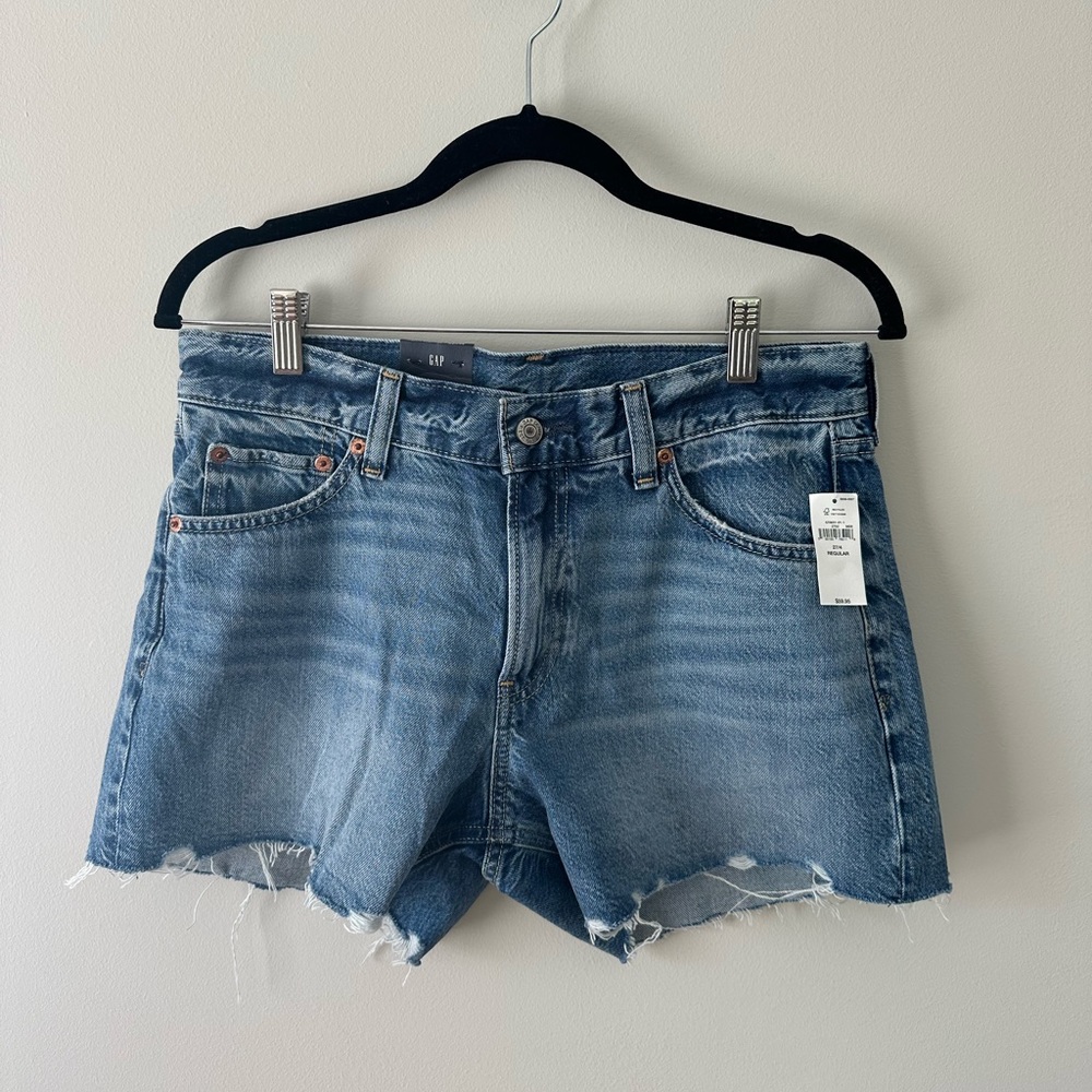 Gap 4” Low Rise Stride Denim Shorts with Washwell - Size 27